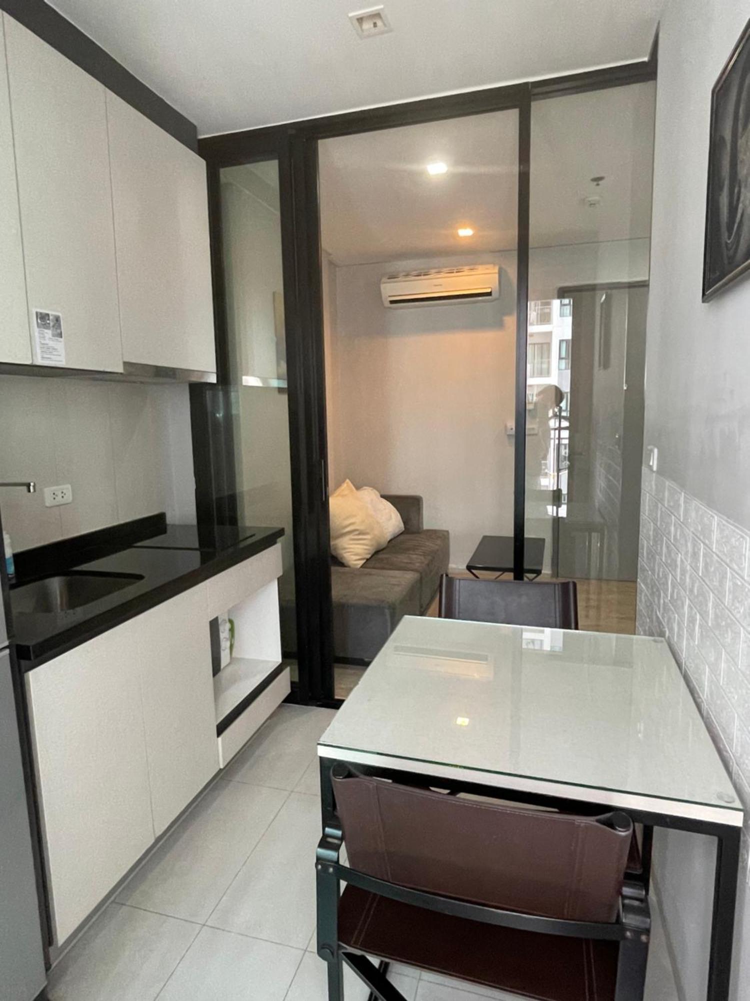 The Base Pattaya By Feng Apartment Exterior photo