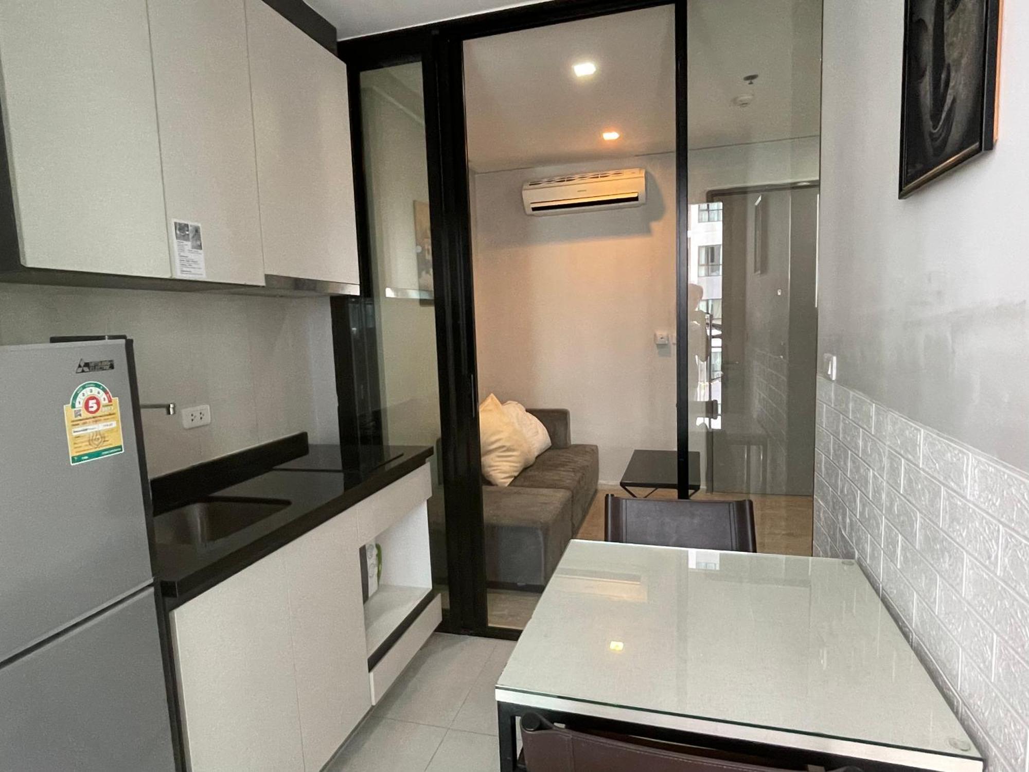 The Base Pattaya By Feng Apartment Exterior photo
